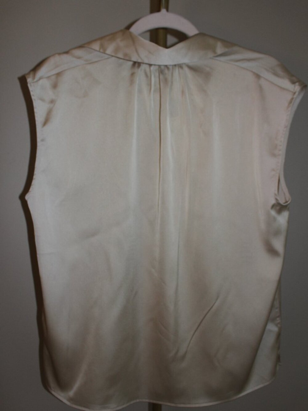 Women's Banana Republic Satin Button Up Blouse, Size M - Picture 2 of 4